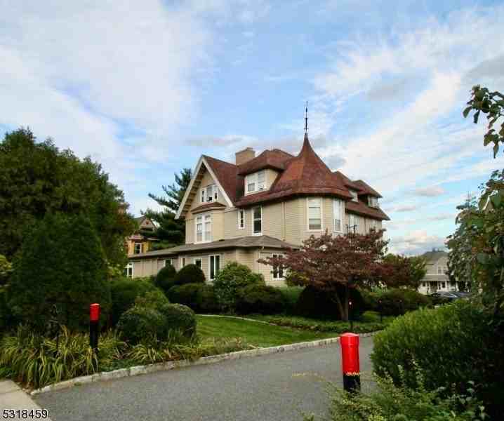 39A N Mountain Ave #2A