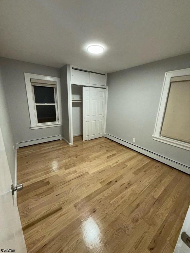 32 Hornblower Ave - Photo 3 of 7