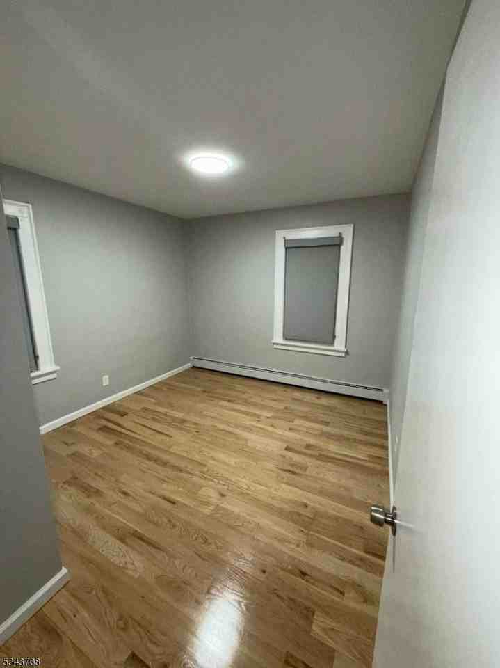 32 Hornblower Ave - Photo 4 of 7