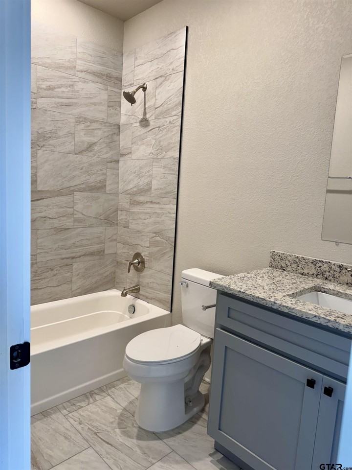 15513 Greenhouse Way - Photo 3 of 7