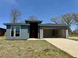 featured image of 15614 Garden Ln