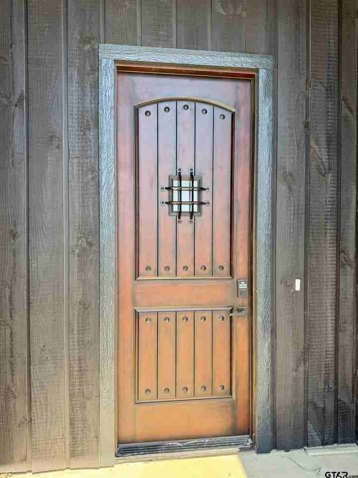 15614 Garden Ln - Photo 2 of 7