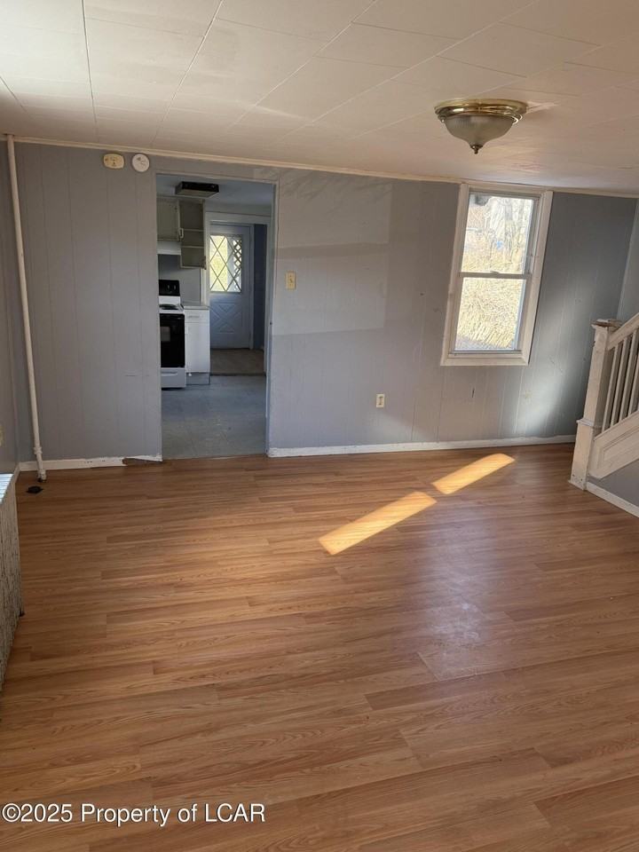 51 Barney St - Photo 3 of 9