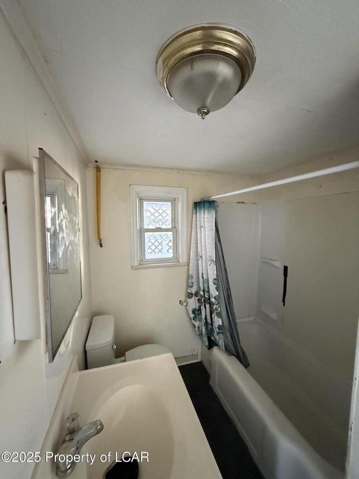 51 Barney St - Photo 7 of 9