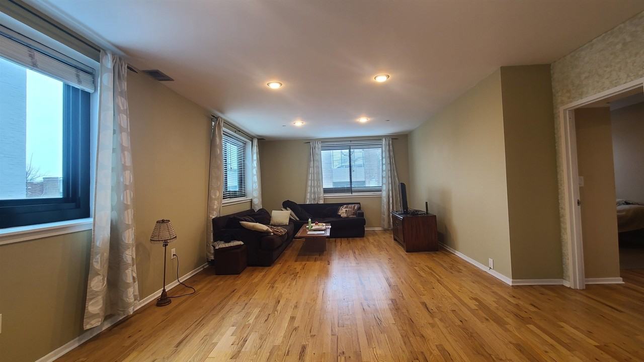 518536 Gregory Ave #407B - Photo 4 of 44