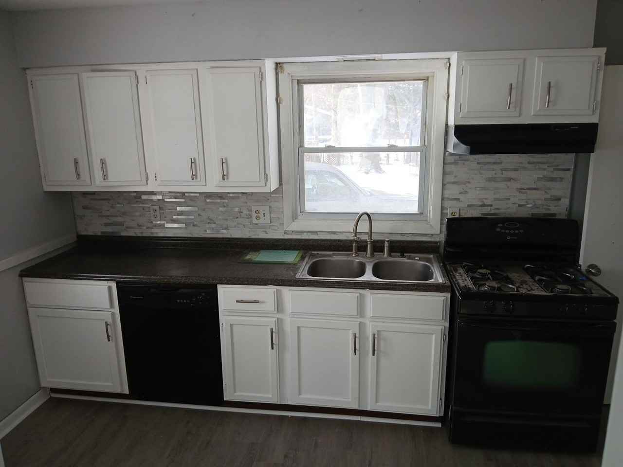 4610 Illinois St #1 - Photo 7 of 10