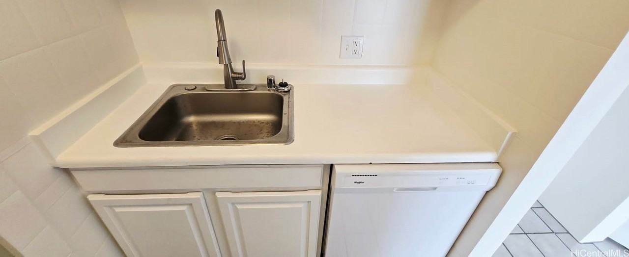 400 Hobron Ln Apt 2412 #2412 - Photo 6 of 25