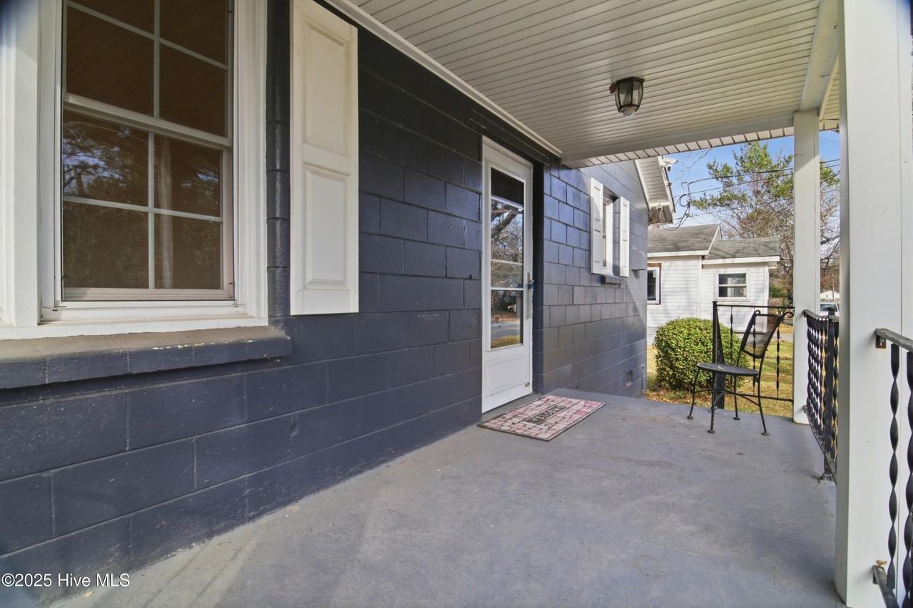 107 N 31st St - Photo 3 of 17