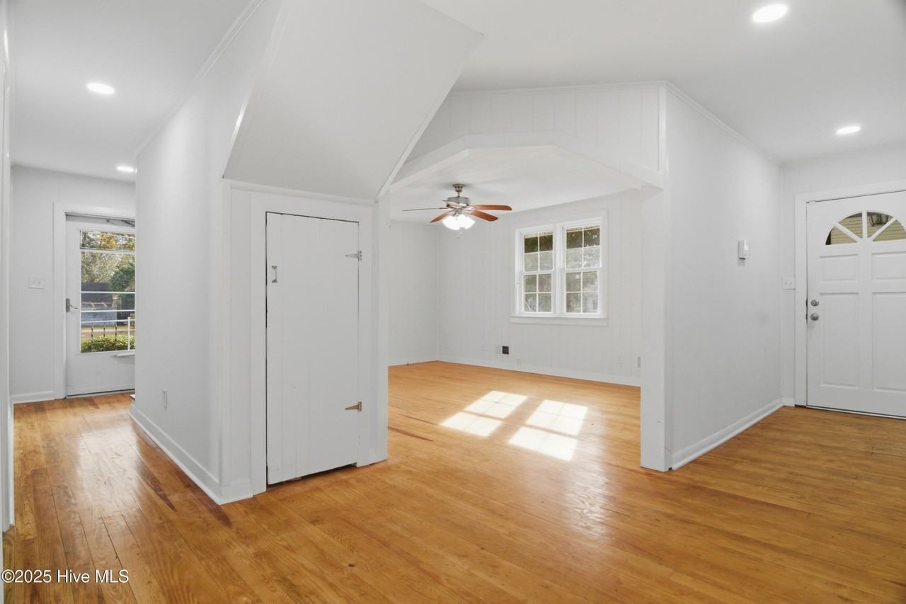 107 N 31st St - Photo 7 of 17