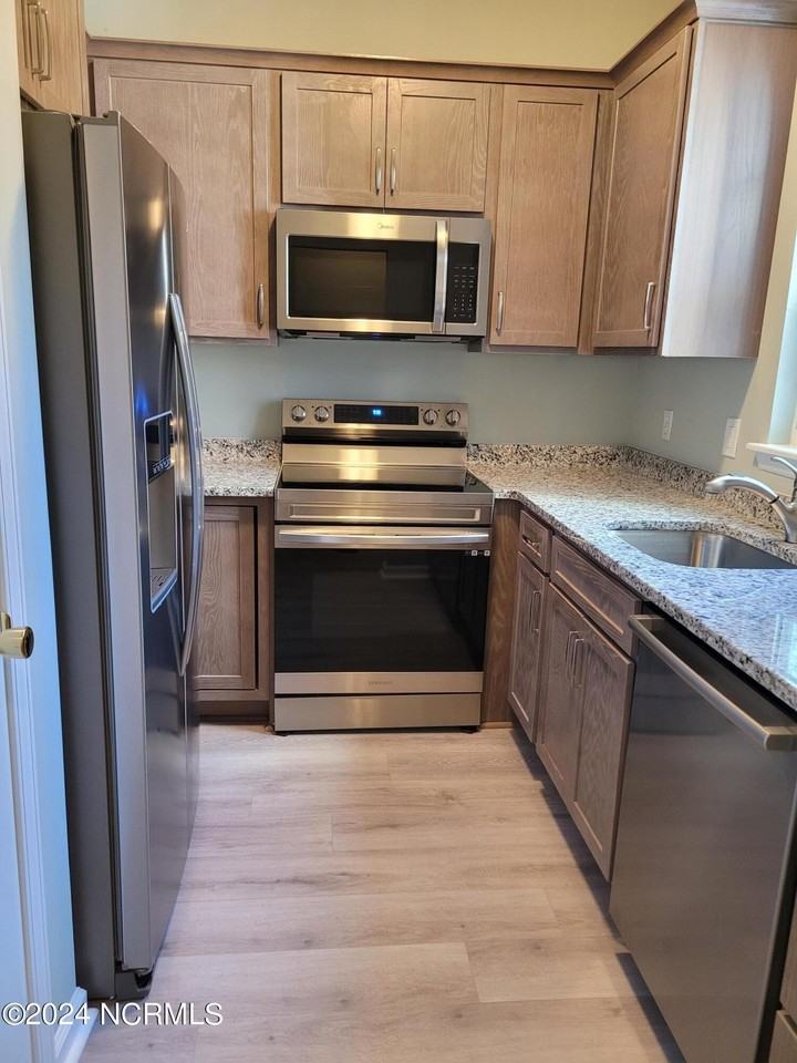 4220 Wilshire Blvd Apt 106 #106 - Photo 5 of 22