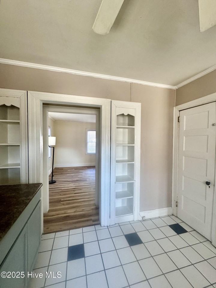 403 Brentwood Ave - Photo 7 of 25