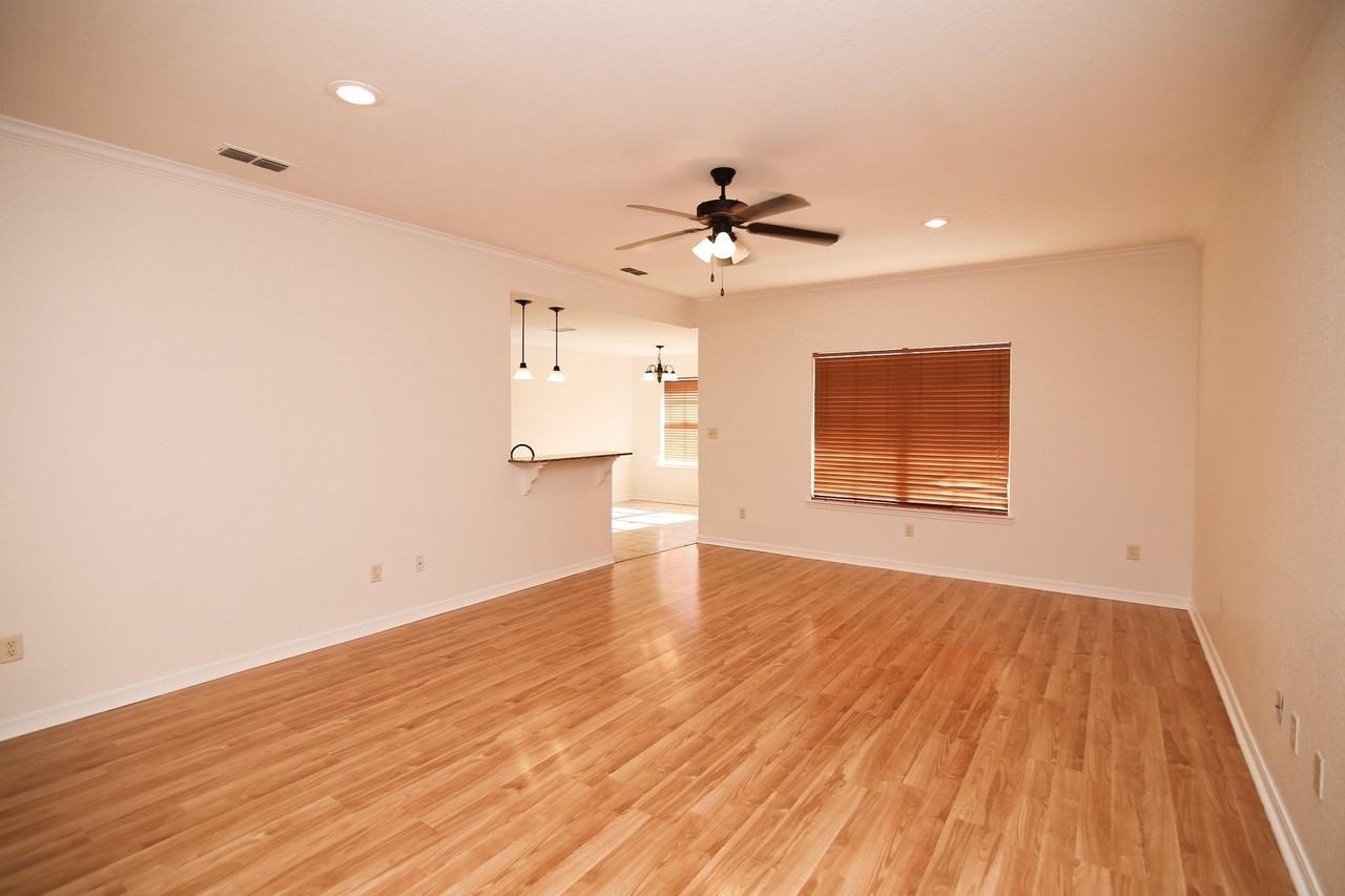 2222 Woodgrove Ln - Photo 3 of 22