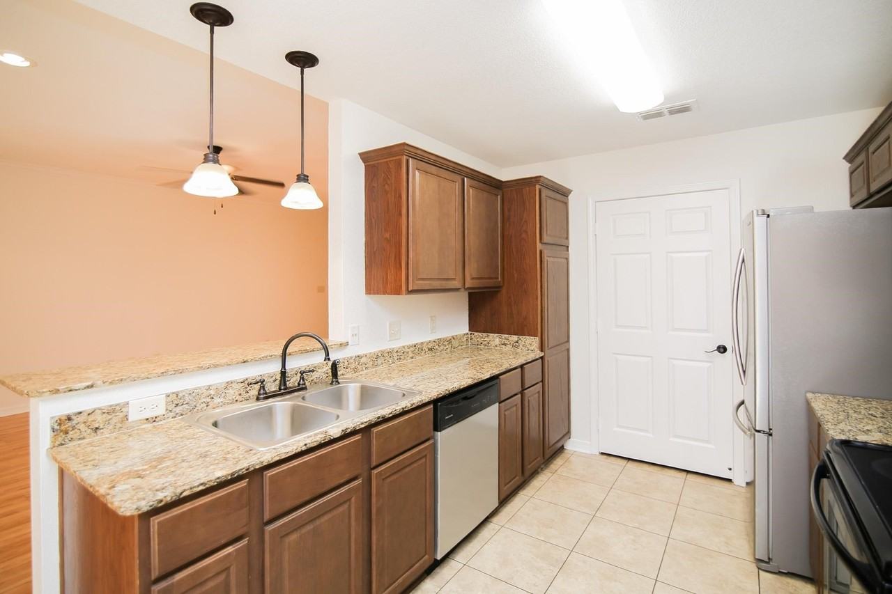 2222 Woodgrove Ln - Photo 6 of 22