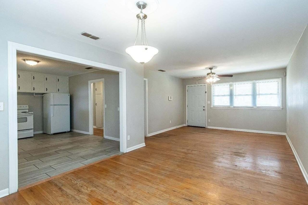 4212 42nd St - Photo 6 of 18