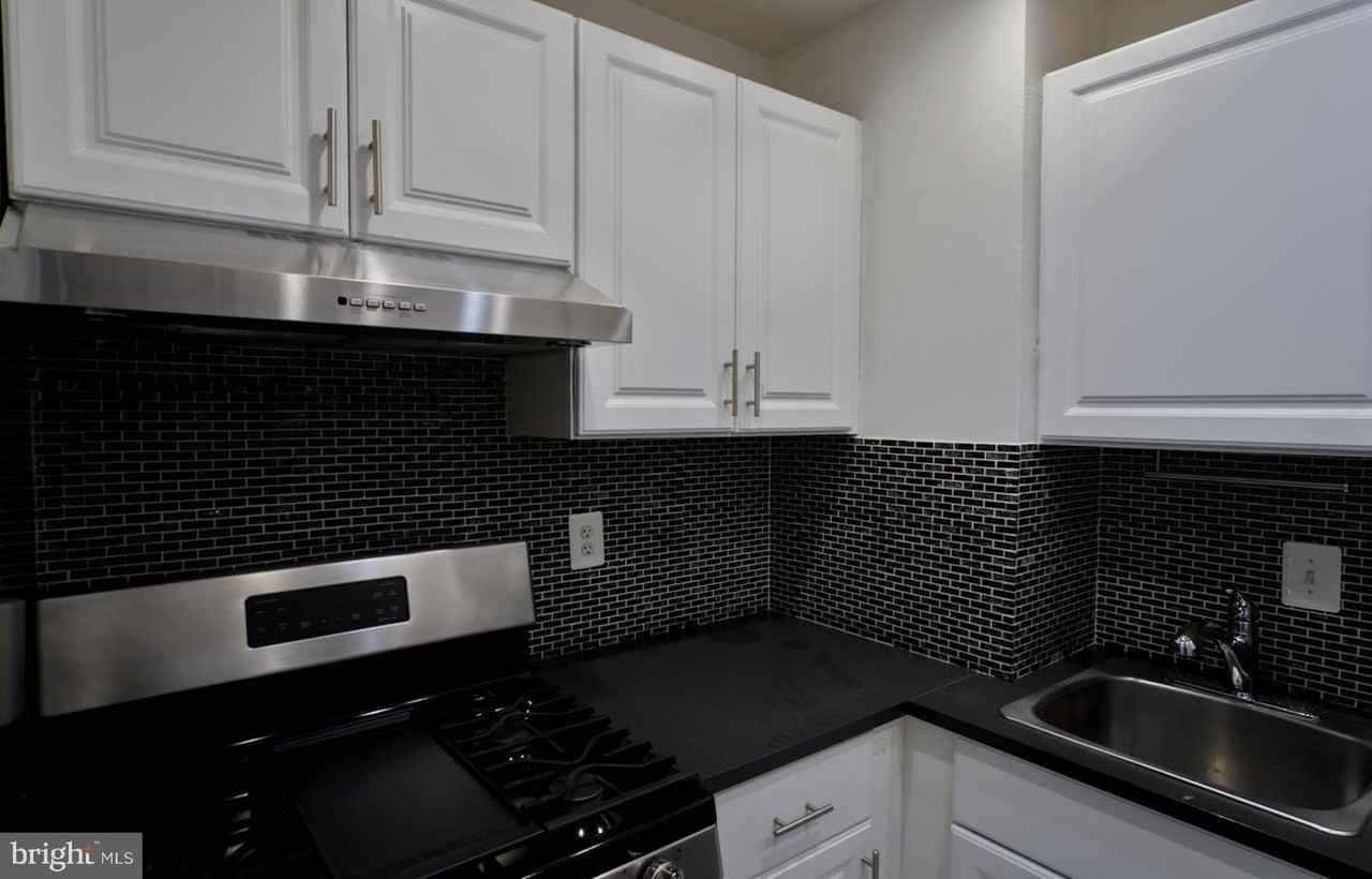 301 I St Sw - Photo 3 of 30