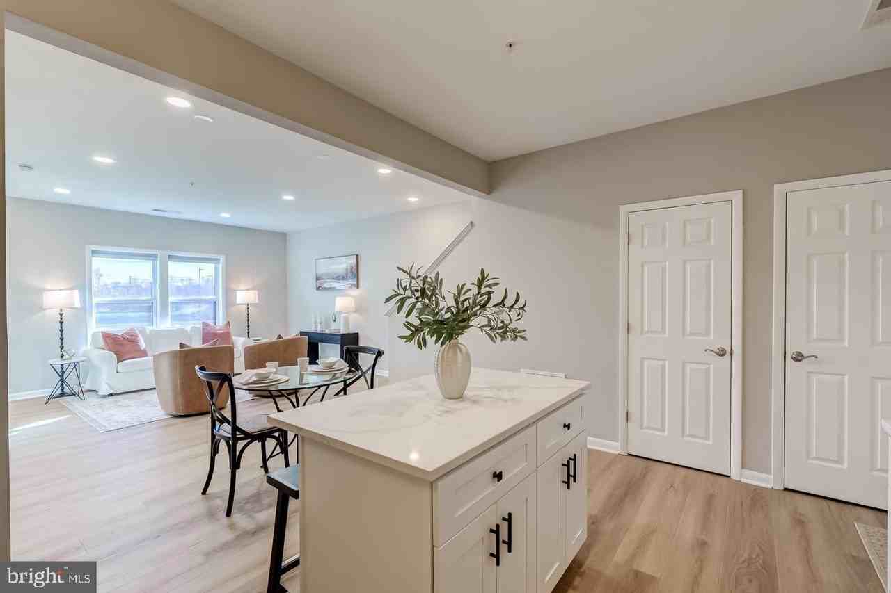 44848 Tiverton Sq - Photo 6 of 50