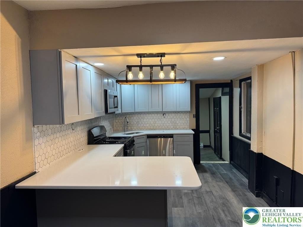 538 W Green St - Photo 3 of 34