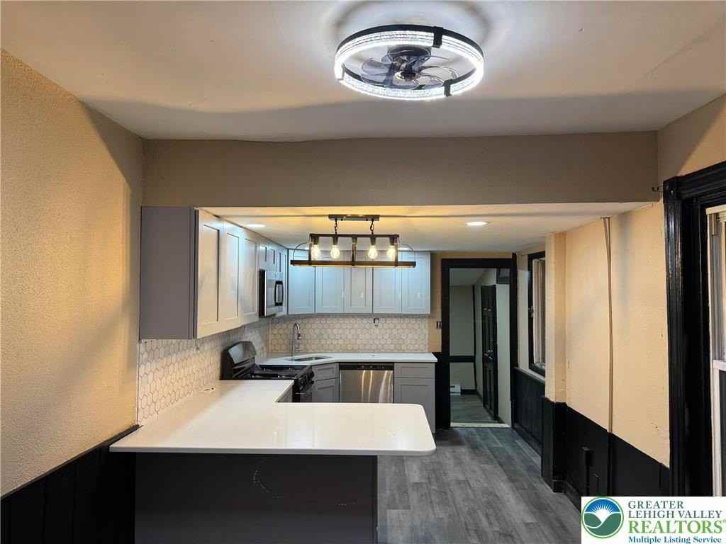 538 W Green St - Photo 4 of 34