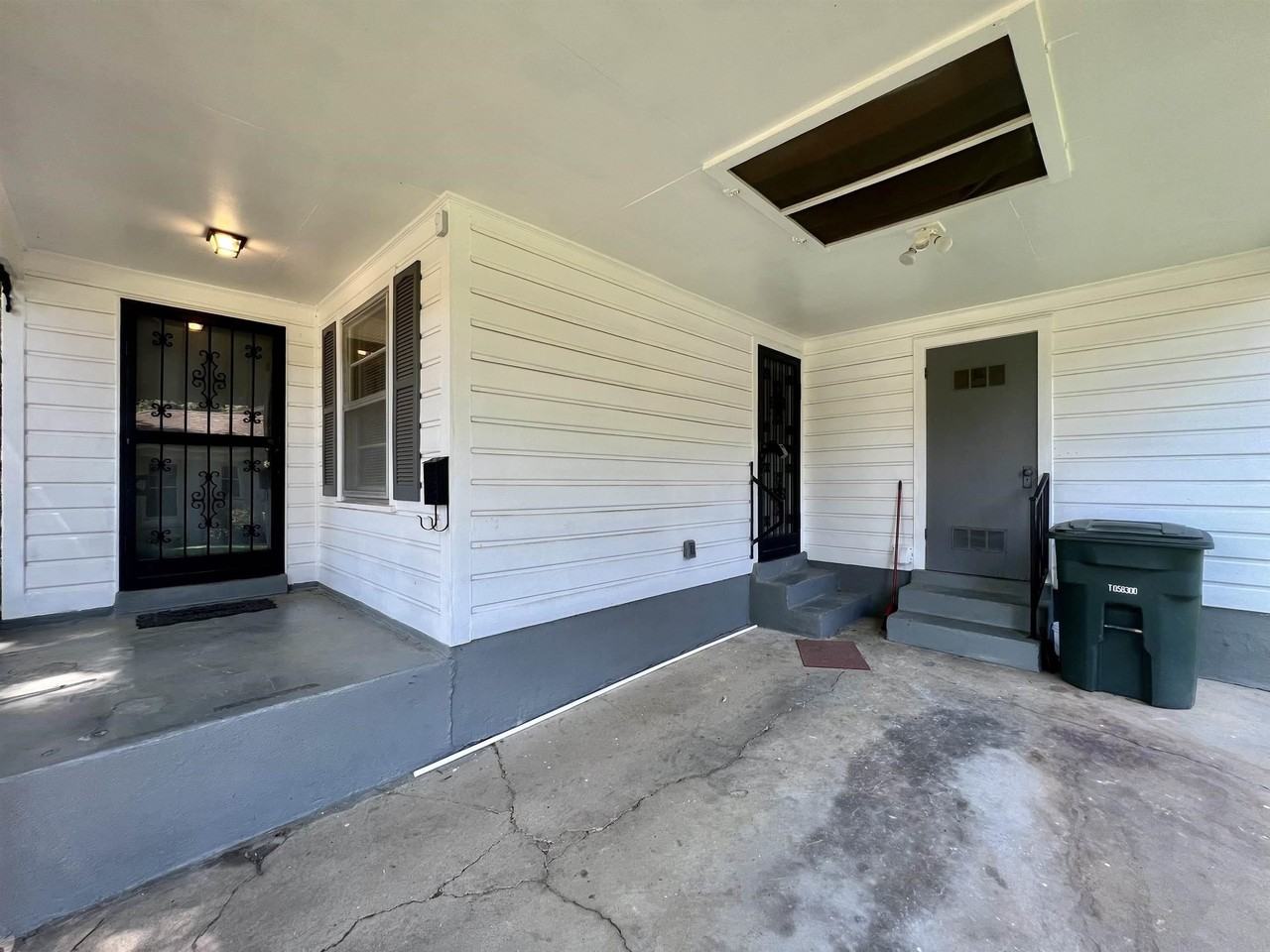 1384 Woodston Rd - Photo 2 of 26