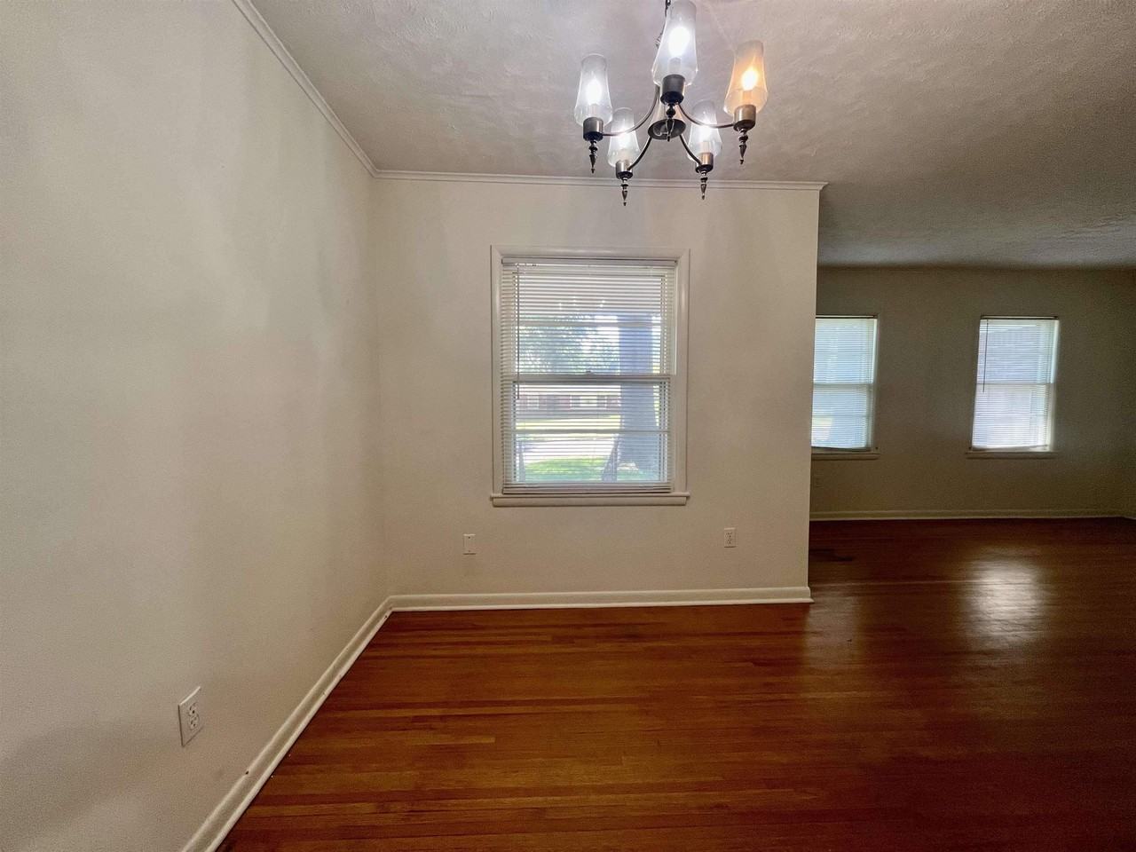 1384 Woodston Rd - Photo 4 of 26