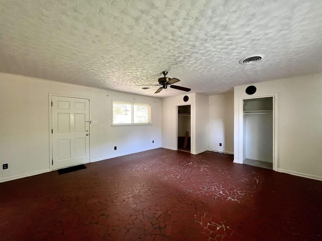 1384 Woodston Rd - Photo 6 of 26