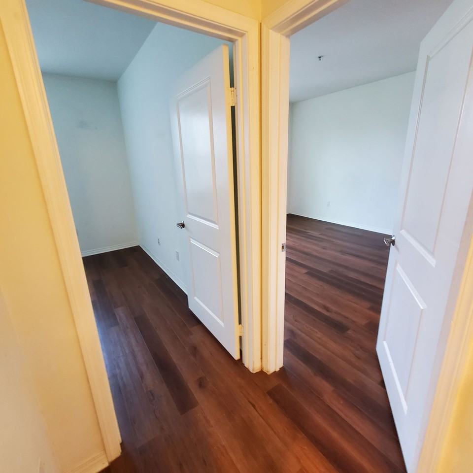 11925 Kling St #111 - Photo 6 of 8