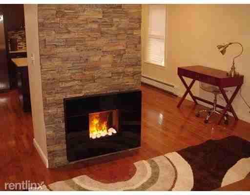133 Pond St - Photo 3 of 5