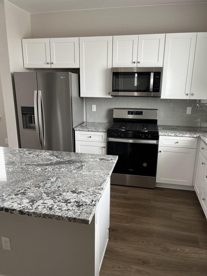 23600 E 41st Ave #1 - Photo 5 of 35