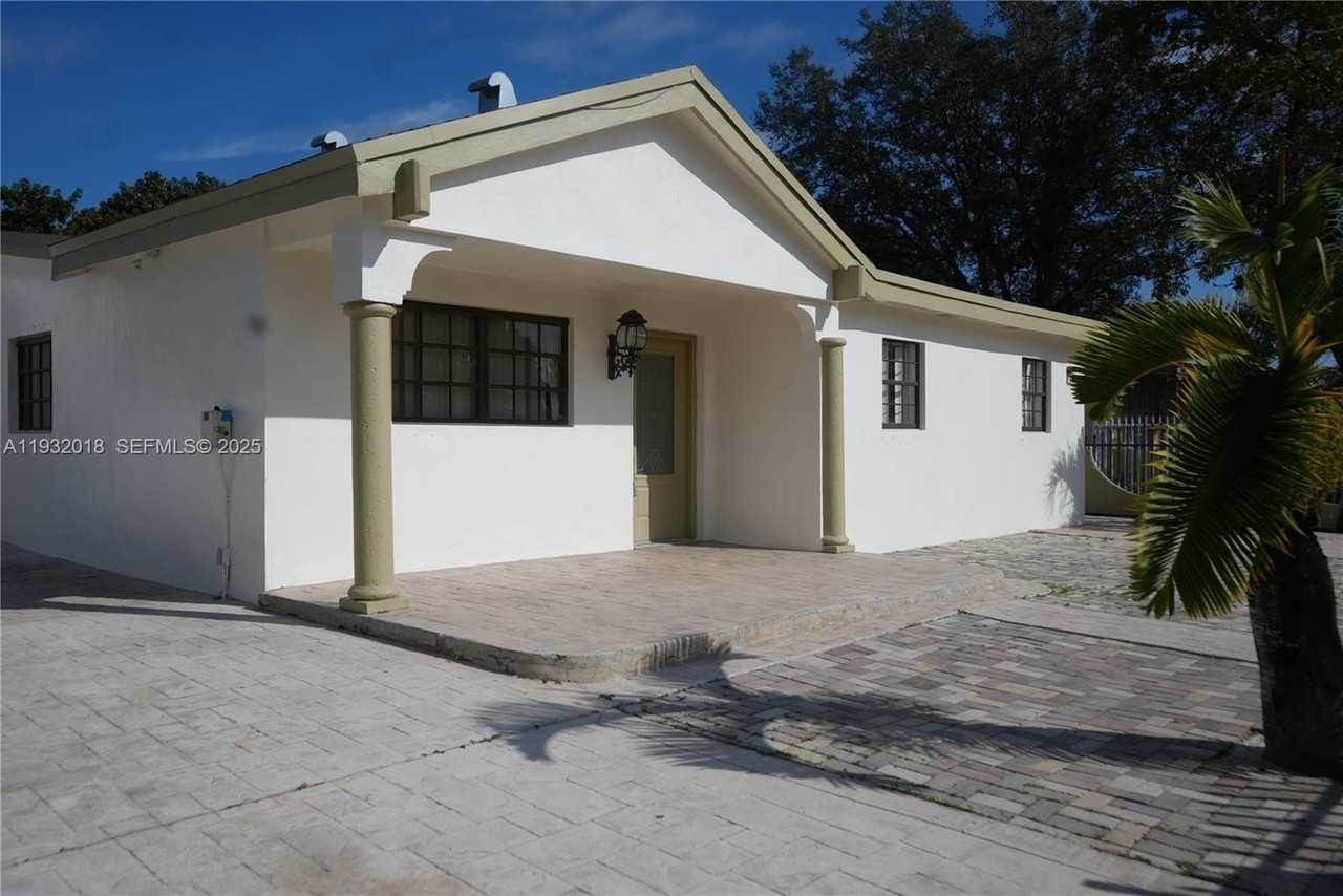 3285 Nw 97th St - Photo 3 of 43