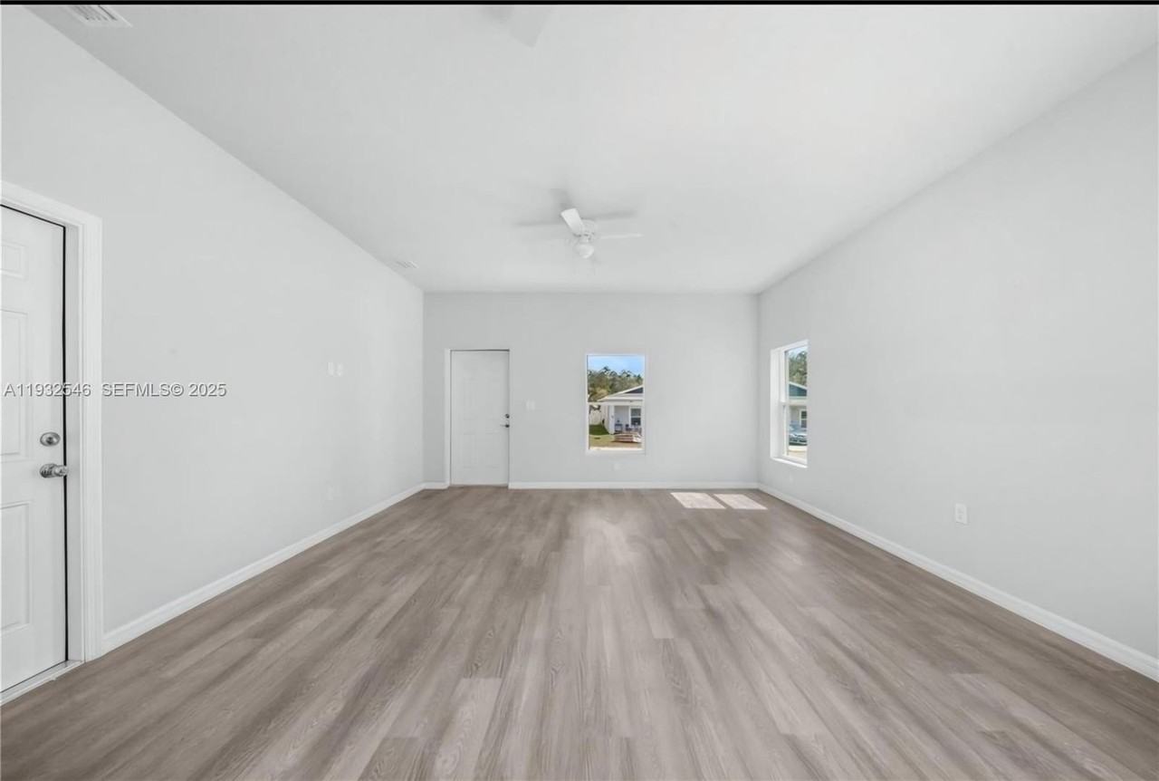 1483 Las Villas Blvd #1483 - Photo 5 of 15