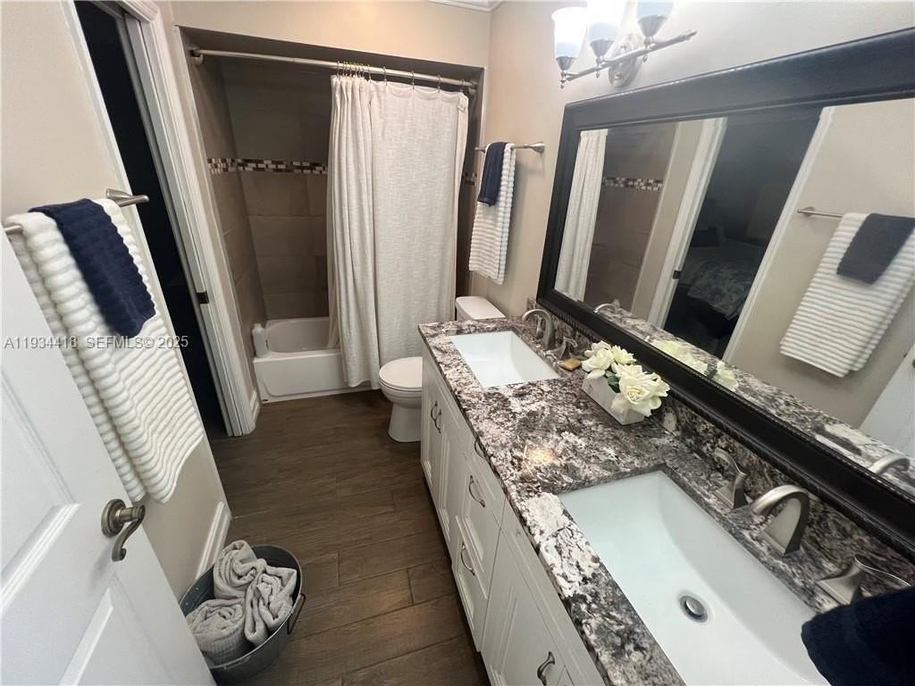 5068 Beechwood Rd - Photo 6 of 27