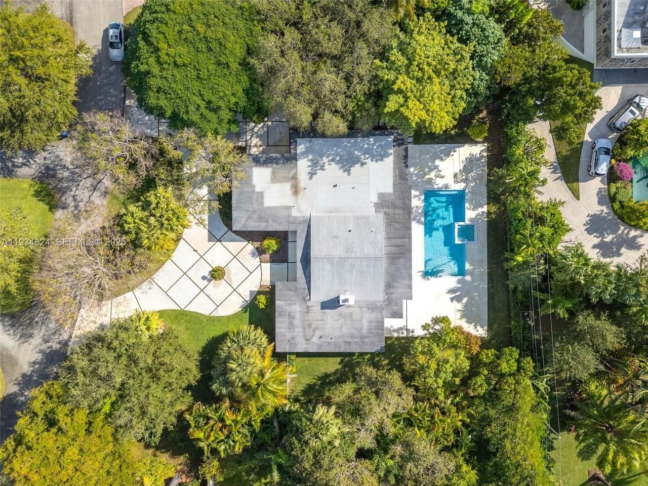 7760 Sw 125th Ter - Photo 2 of 50