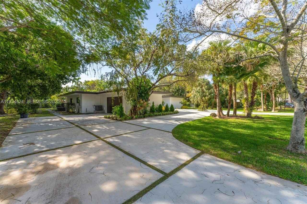 7760 Sw 125th Ter - Photo 4 of 50