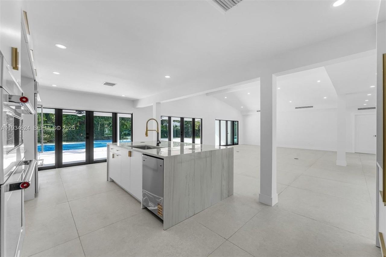 7760 Sw 125th Ter - Photo 7 of 50