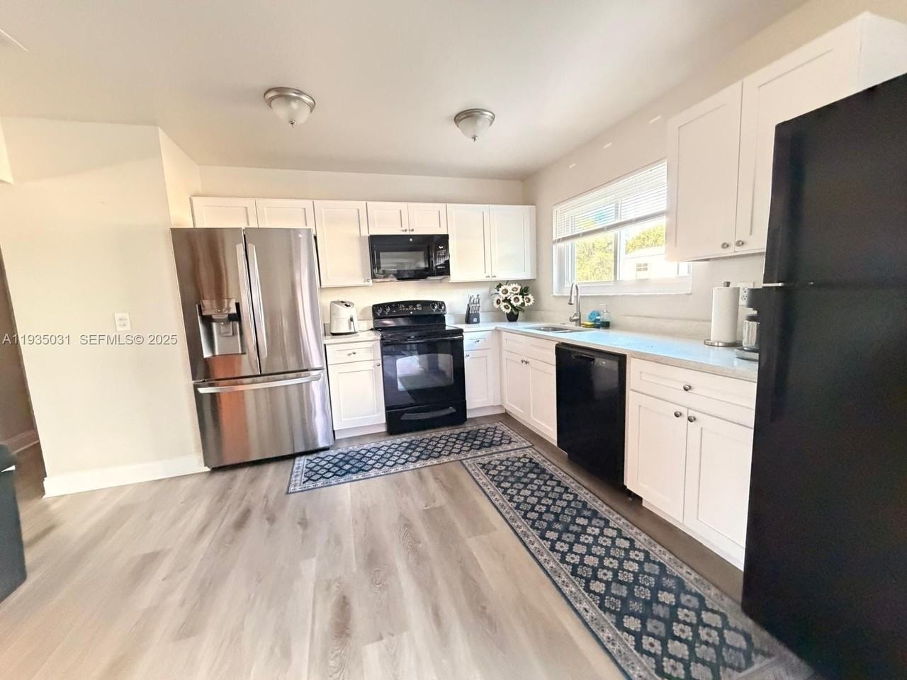 5474 Kenwood Dr - Photo 2 of 19