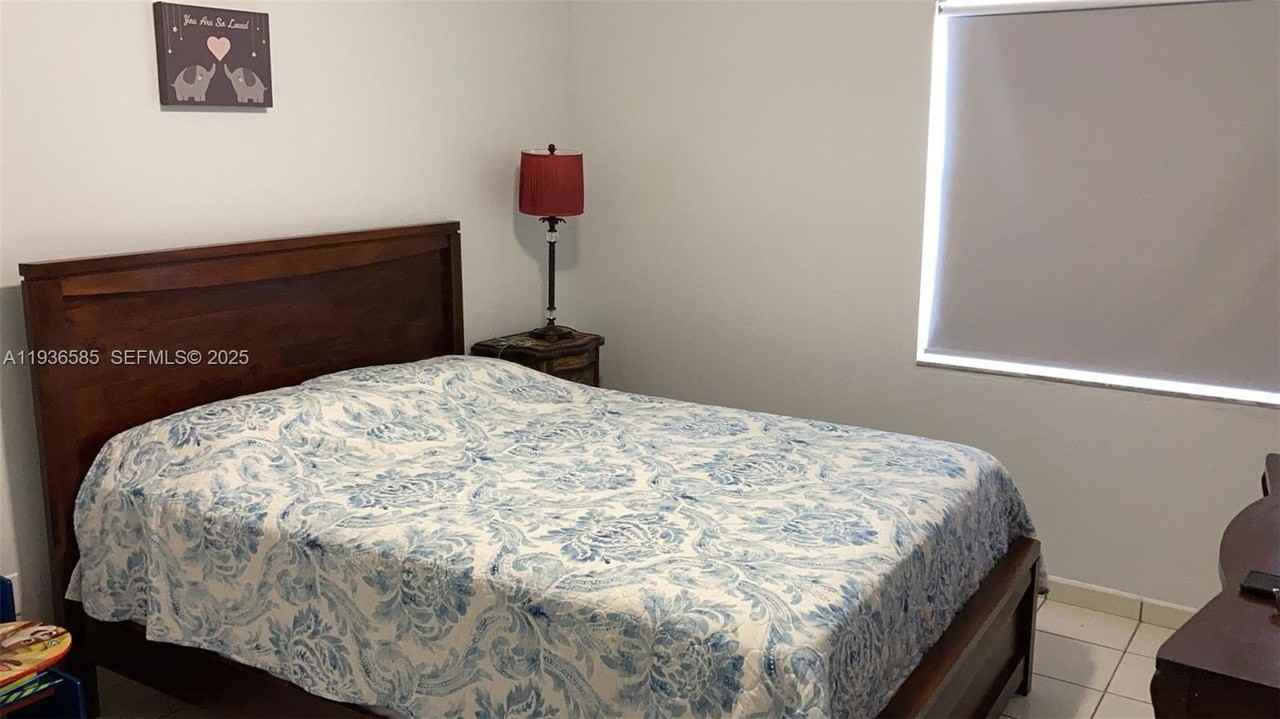 2102 Sw 106th Ct - Photo 5 of 16