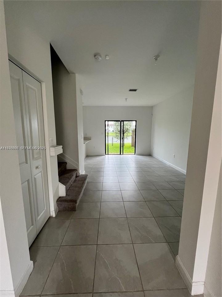 10008 Sw 228th Ter #0 - Photo 7 of 15