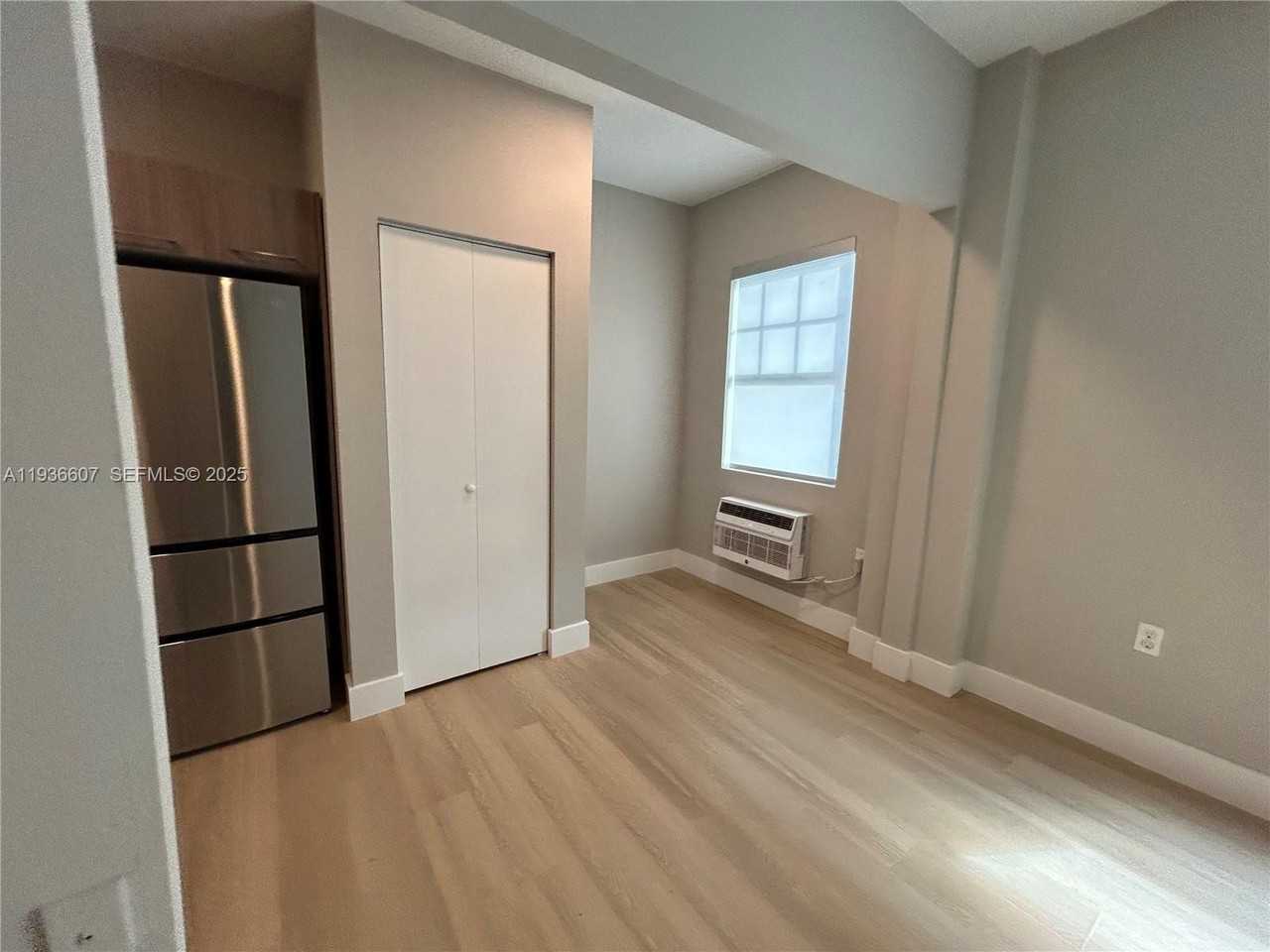 1017 Jefferson Ave #106 - Photo 4 of 10