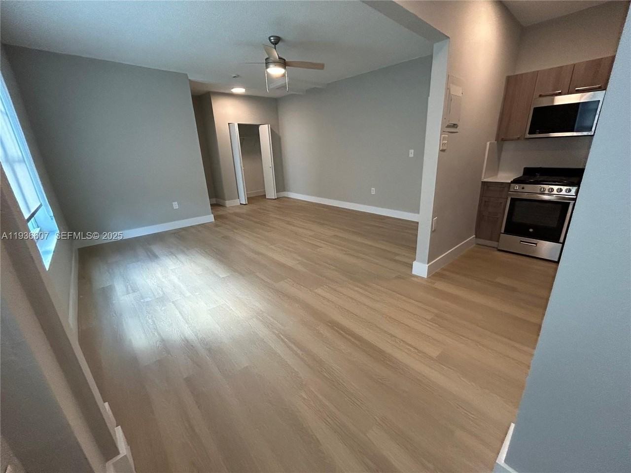 1017 Jefferson Ave #106 - Photo 5 of 10