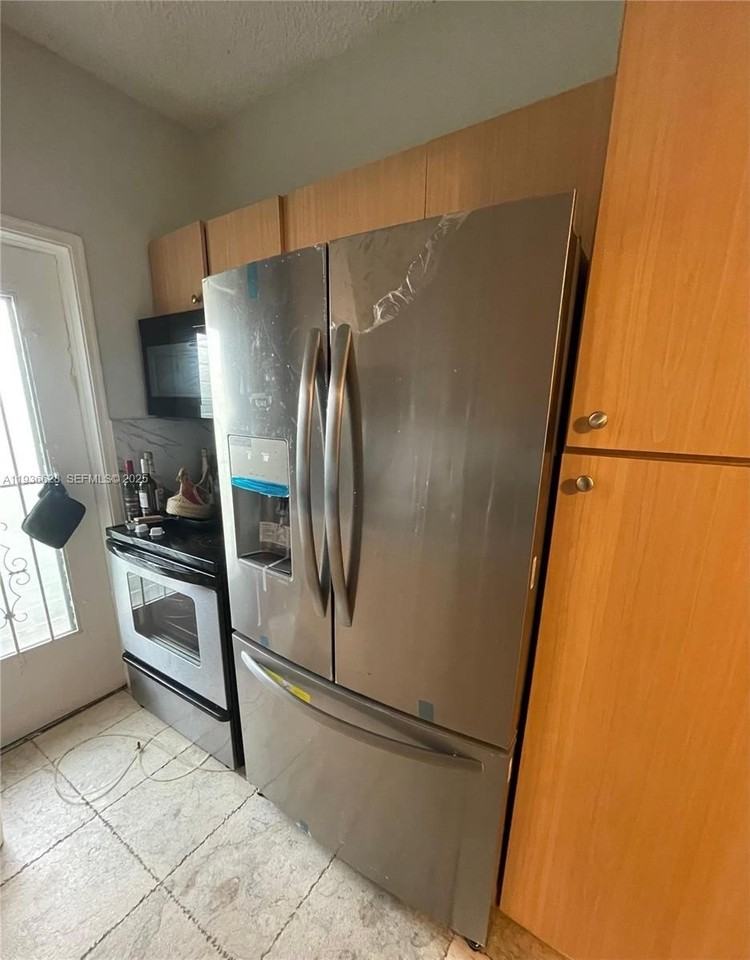 8420 Byron Ave #3 - Photo 2 of 12