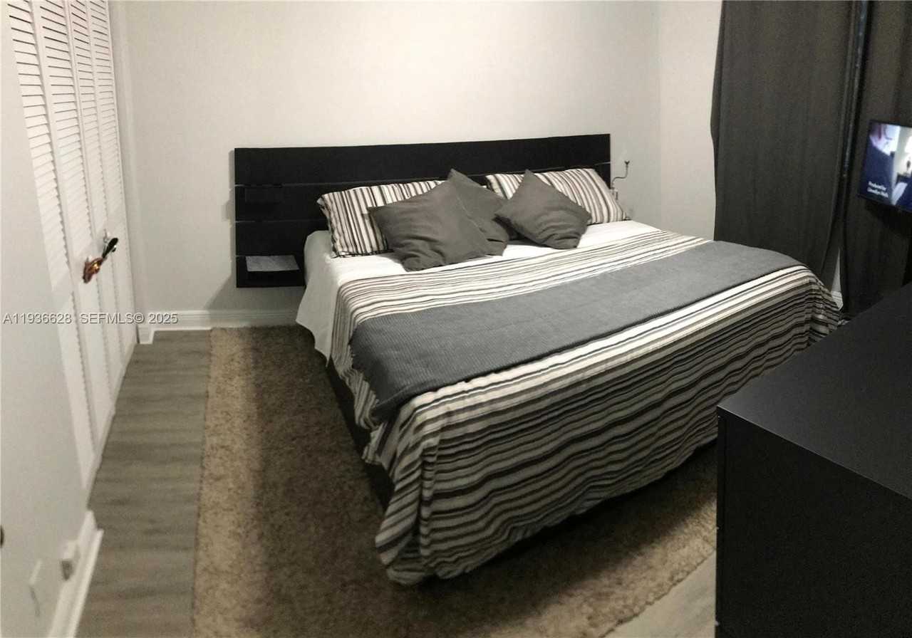 8420 Byron Ave #3 - Photo 3 of 12