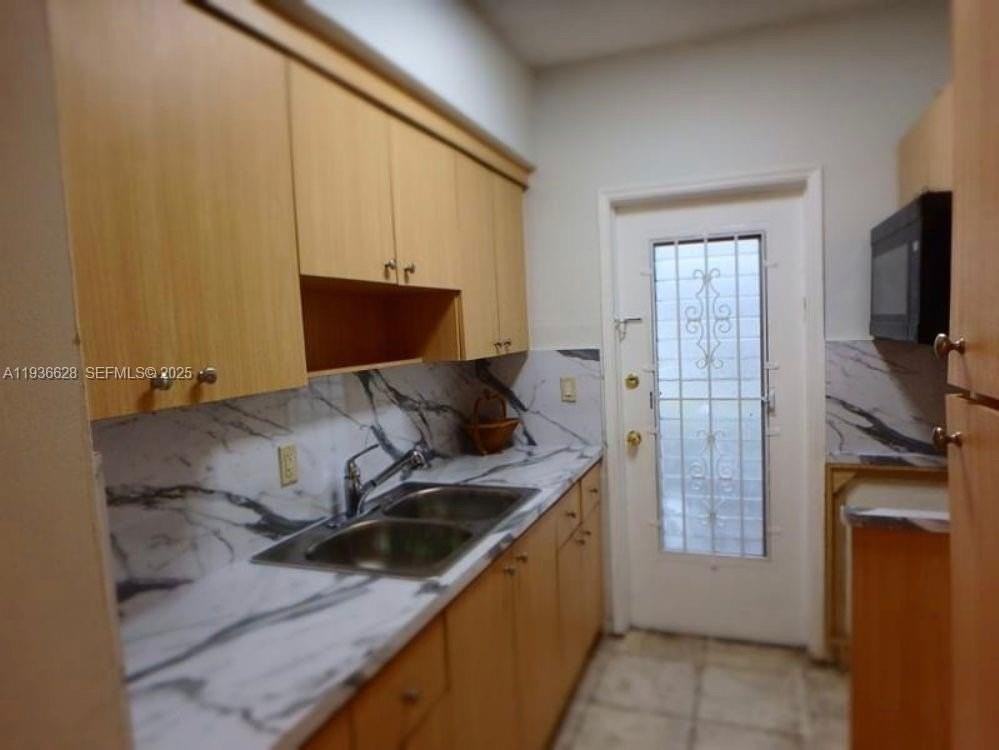 8420 Byron Ave #3 - Photo 7 of 12