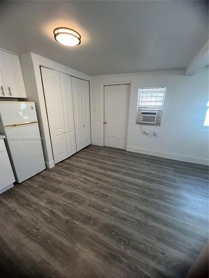 1999 Nw 2nd St #2 - Photo 7 of 24