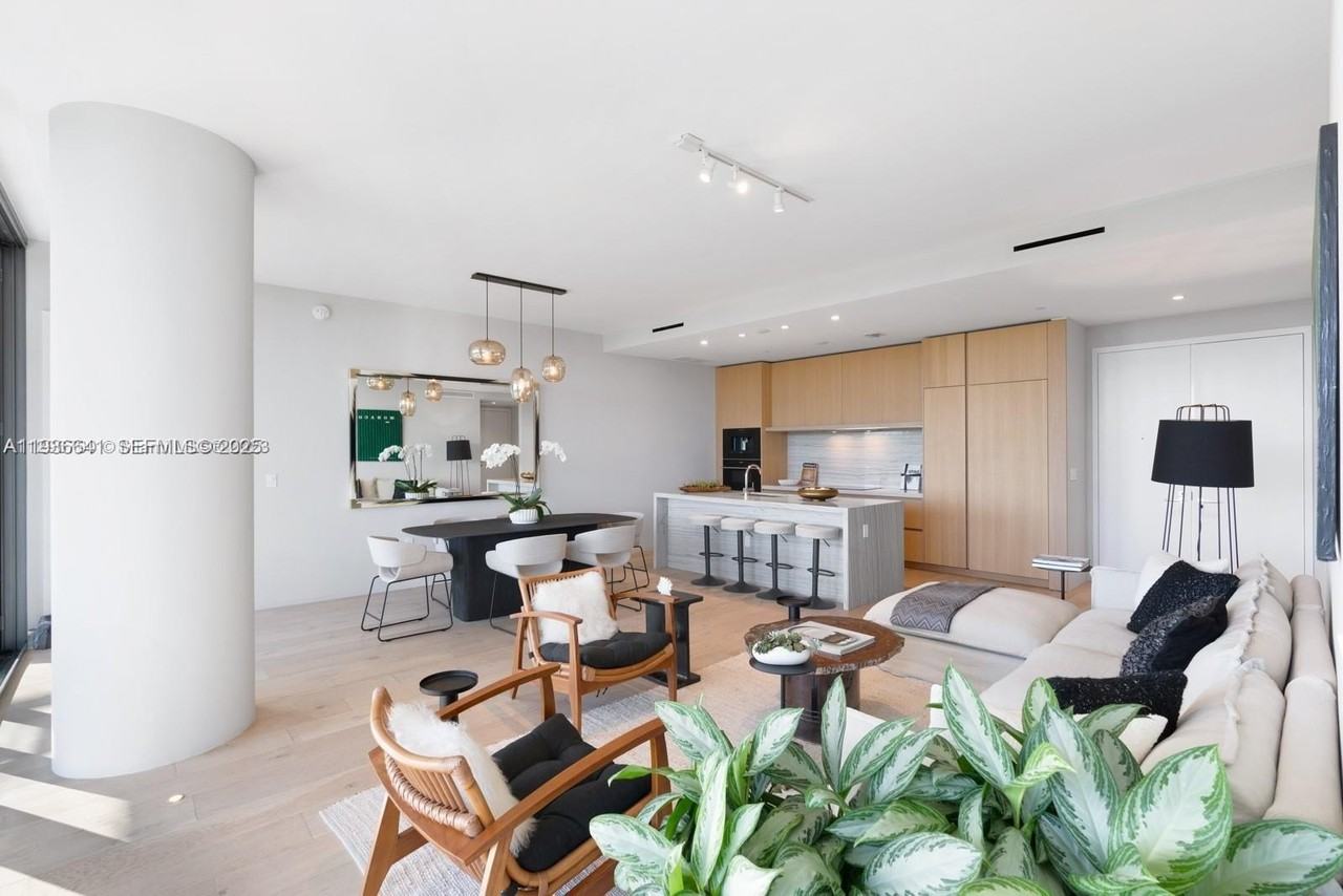 8701 Collins Ave #404 - Photo 3 of 23