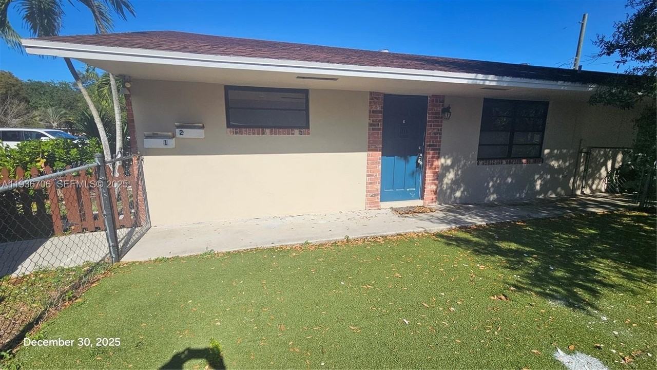 5030 Sw 26th Ave #1 - Photo 3 of 13