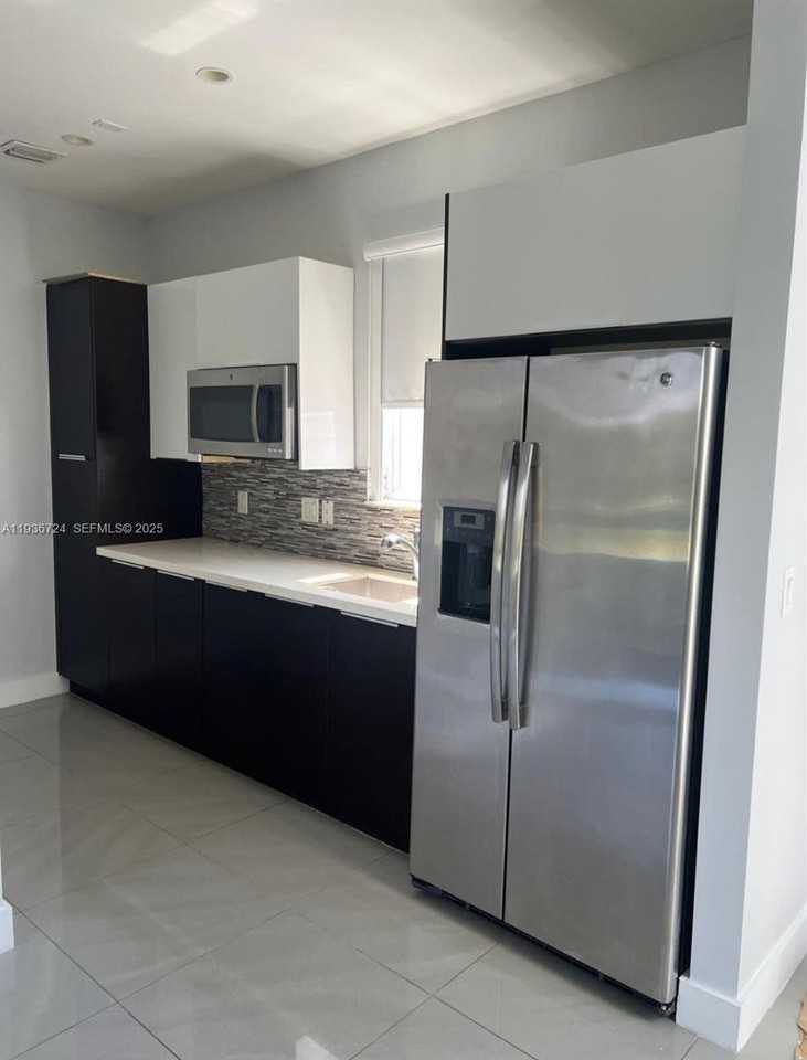 6412 Nw 105th Pl - Photo 2 of 18