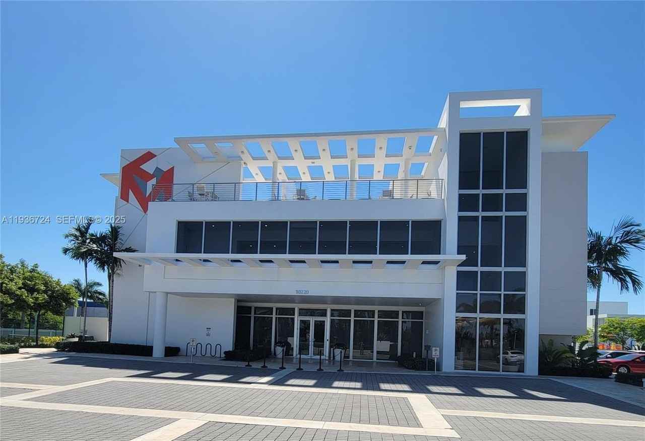 6412 Nw 105th Pl - Photo 7 of 18