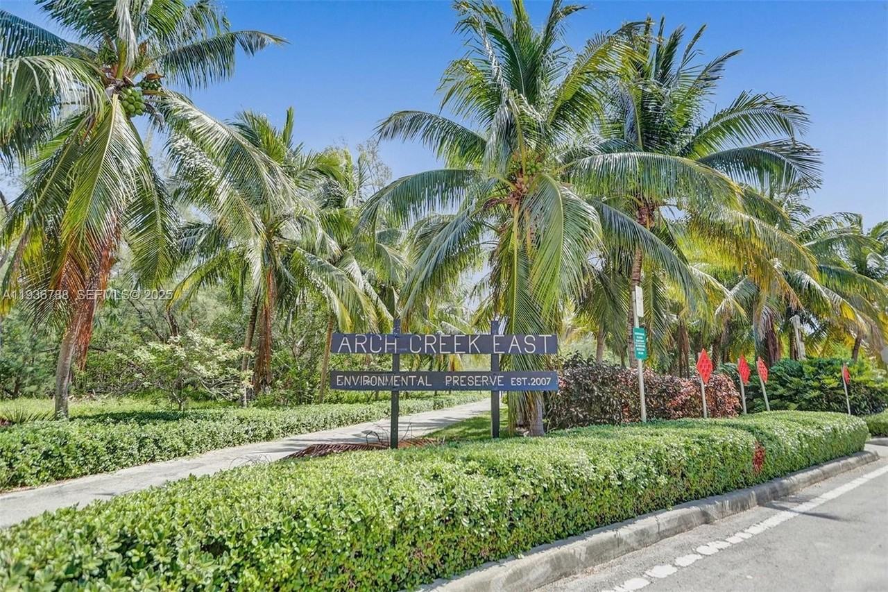 2676 Ne 135th St - Photo 2 of 36