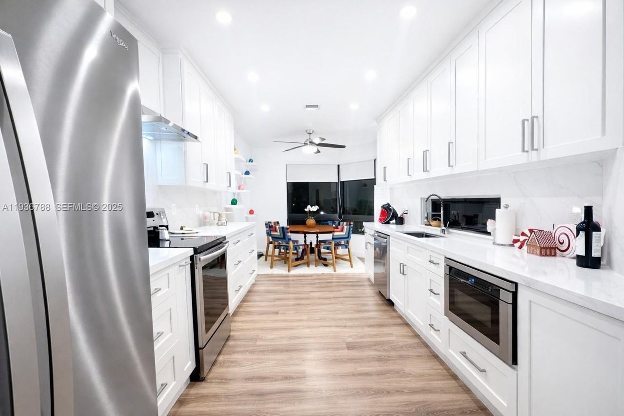 2676 Ne 135th St - Photo 6 of 36