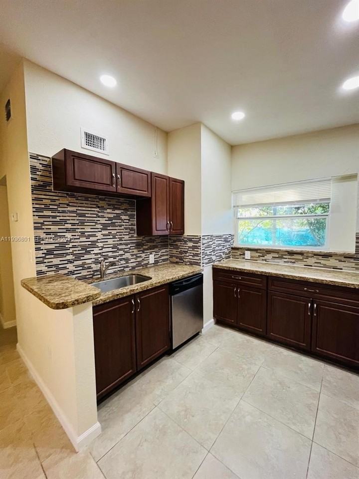 501 Carolina Ave - Photo 5 of 28